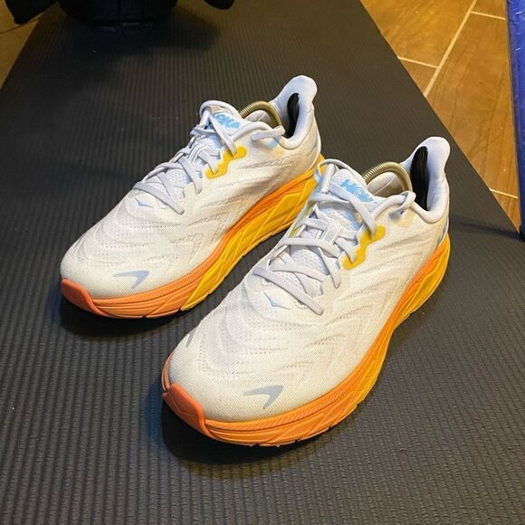 HOKA ONE ONE ARAHI 6 - Women’s Running Shoes - SIZE 10.5B - Picture 1 of 11